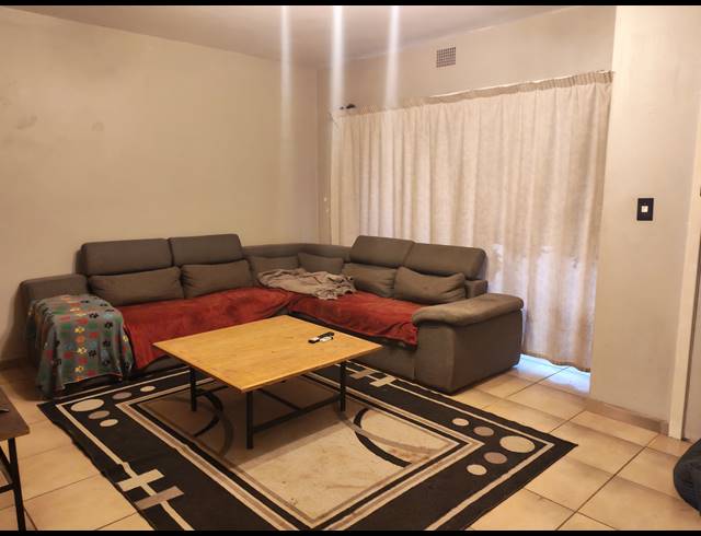 2 BEDROOM SECTIONAL TITLE FOR SALE IN RHODESFIELD